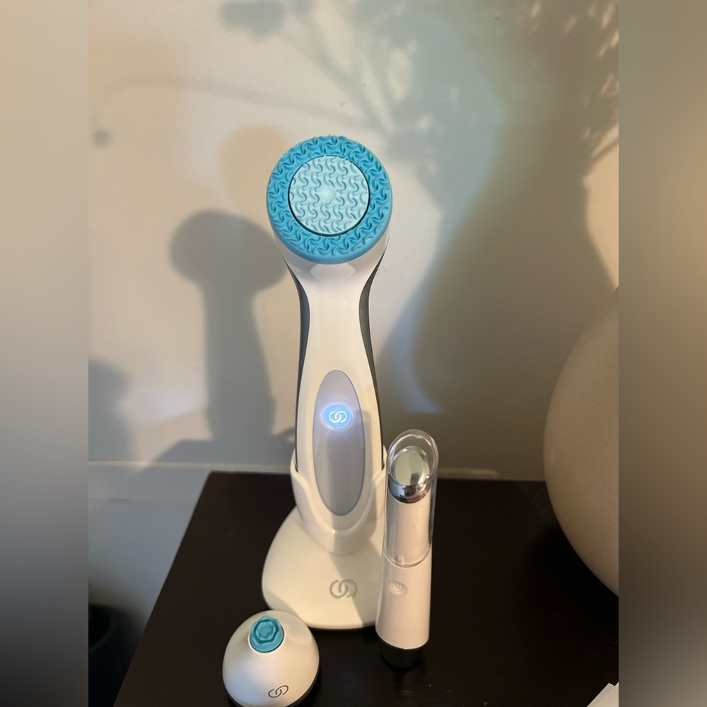AgeLoc LumiSpa